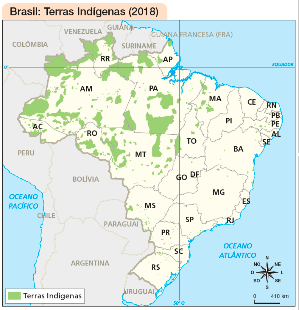 Imagem: Mapa. Brasil: Terras Indígenas (2018). Grande concentração de Terras Indígenas na região Norte. No canto inferior direito, a rosa dos ventos e a escala de 0 a 410 km. Fim da imagem.