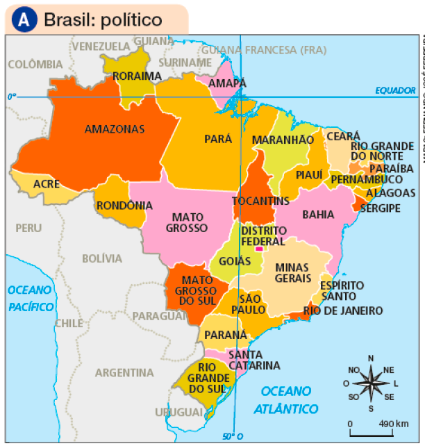 Imagem: Mapa A. Brasil: político. Mapa do Brasil com destaque para os estados: Acre, Amazonas, Roraima, Pará, Amapá, Rondônia, Mato Grosso, Maranhão, Tocantins, Distrito Federal, Goiás, Mato Grosso do Sul, Piauí, Ceará, Rio Grande do Norte, Paraíba, Pernambuco, Alagoas, Sergipe, Bahia, Minas Gerais, Espírito Santo, Rio de Janeiro, São Paulo, Paraná, Santa Catarina e Rio Grande do Sul. No canto inferior direito, a rosa dos ventos e a escala. Fim da imagem.