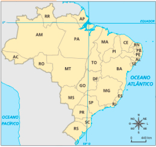 Imagem: Mapa. Brasil: político. Mapa do Brasil dividido em estados, em cada um está a sua sigla: AC. AM. RR. RO. PA. AP. TO. MT. DF. GO. MS. MA. PI. CE. RN. PB. PE. AL. SE. BA. MG. ES. RJ. SP. PR. SC. RS.   Fim da imagem.