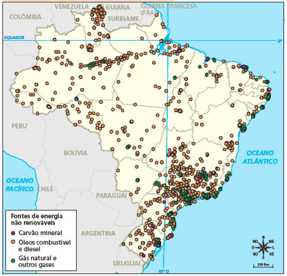 Imagem: Mapa. Brasil: usinas termelétricas que utilizam fontes de energia não renováveis (2018). Mapa do Brasil dividido em estados, com bolinhas de diferentes cores representando fontes de energia não renováveis. Carvão Mineral: poucos pontos no norte do Pará, Maranhão e Ceará, no litoral nordestino, em Minas Gerais e nos três estados da região Sul. Óleos combustíveis e diesel: pontos espalhados por todo o Brasil com maiores concentrações em Roraima, São Paulo e Rio de Janeiro. Gás Natural e outros gases. Pontos no Amazonas, alguns na região nordeste, uma maior concentração em São Paulo e no Rio de Janeiro e algumas no sul.  Fim da imagem.