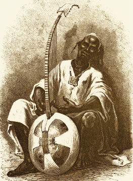 Imagem: Gravura em preto e branco. Um senhor negro sentado no chão com um instrumento. Ele usa um pequeno chapéu, colar no pescoço, uma bata longa e chinelo. O instrumento tem corpo circular e uma parte comprida até a extremidade na qual estão presas as cordas.  Fim da imagem.