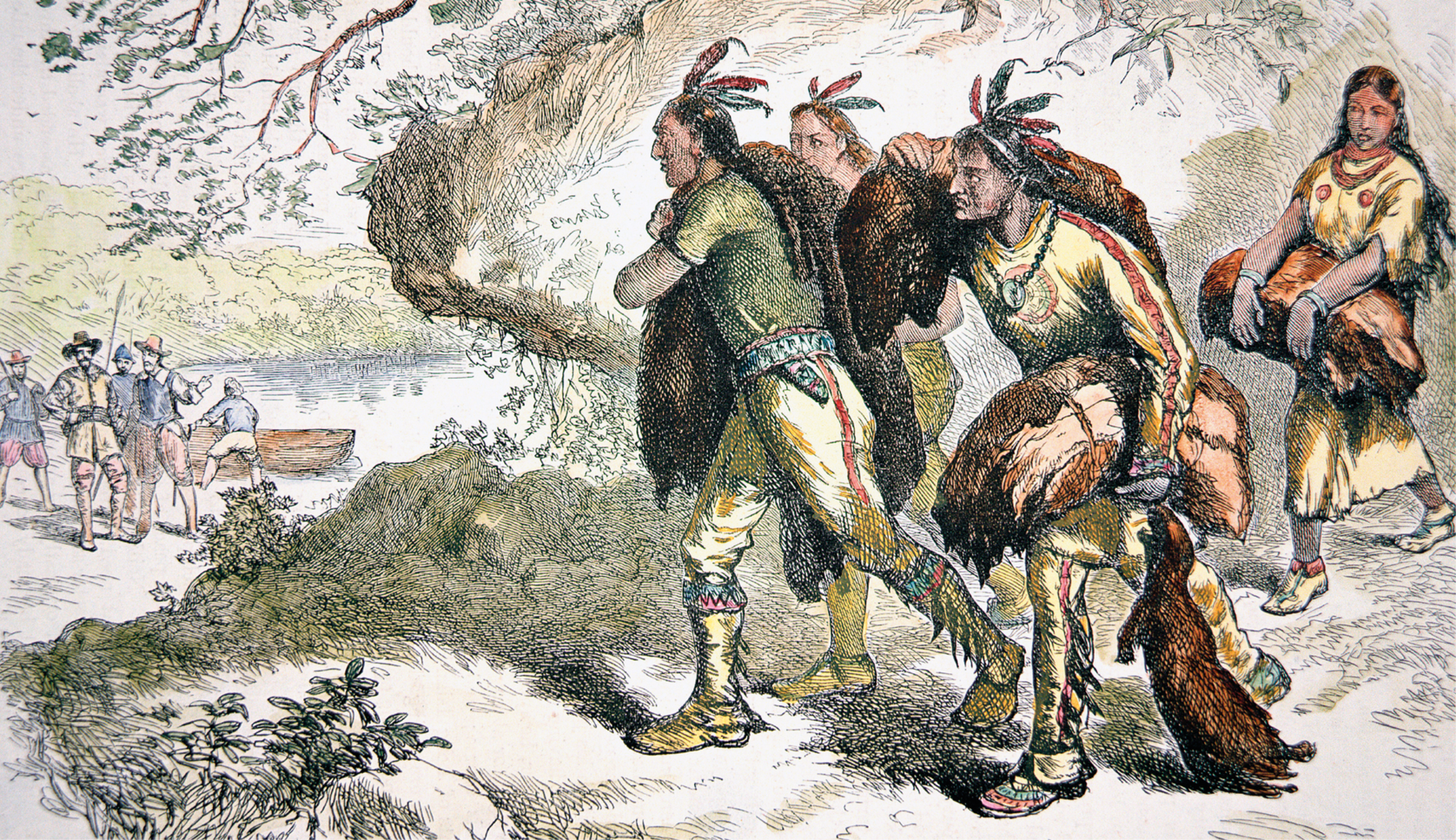 Gravura. Indígenas norte-americanos vestindo calça comprida, botas e camisa. Carregam fardos de peles de animais. Ao fundo, atrás das árvores, colonos de chapéu estão perto de uma canoa. Ao fundo, um rio.