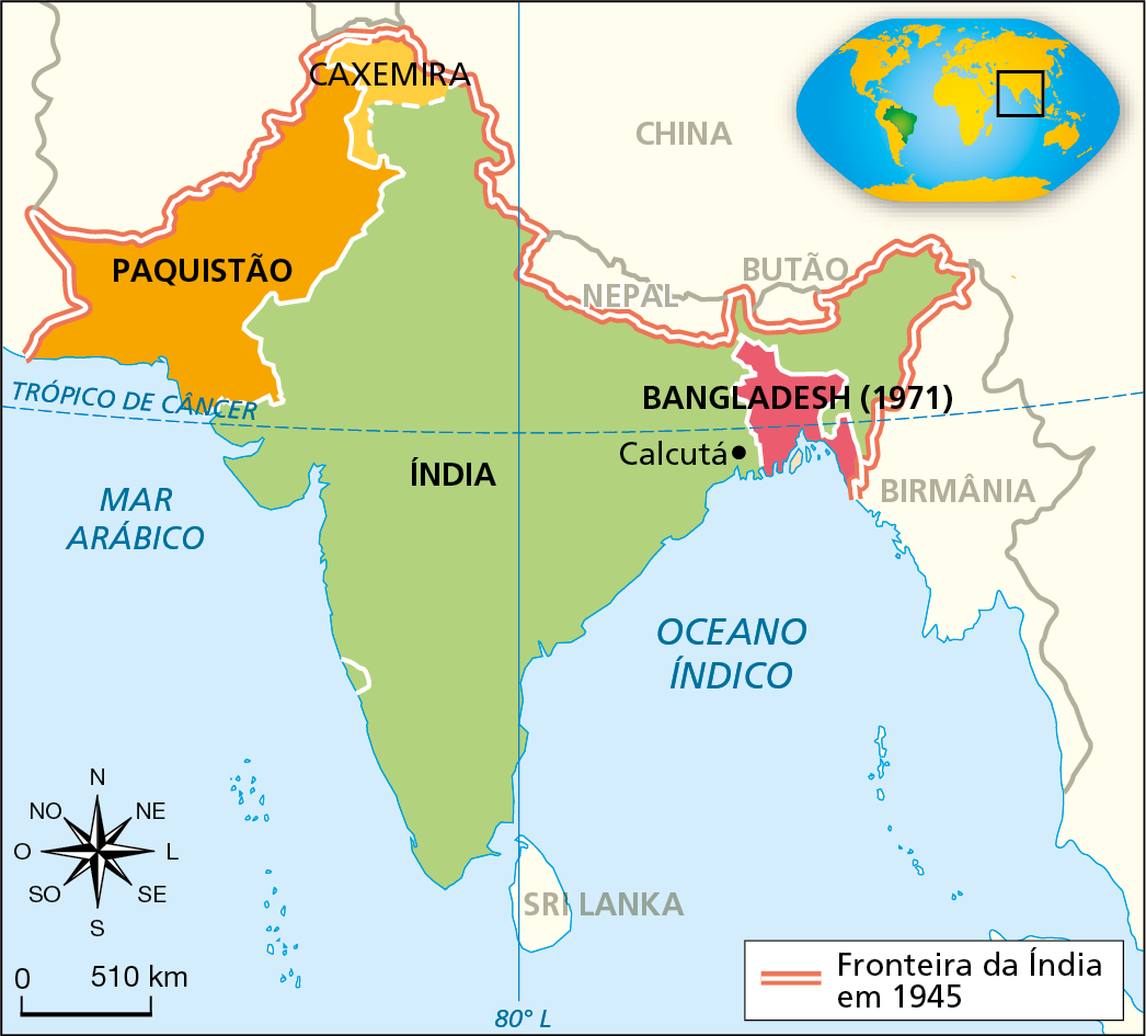 Mapa. A divisão da Índia, 1947. Destaque para o subcontinente indiano. Legenda: 
Linha vermelha: Fronteira da Índia em 1945.
No mapa, a fronteira da Índia em 1945 abrangia os atuais territórios da Índia, Paquistão, Caxemira e Bangladesh (1971). No canto inferior esquerdo, rosa dos ventos e escala de 0 a 510 quilômetros.