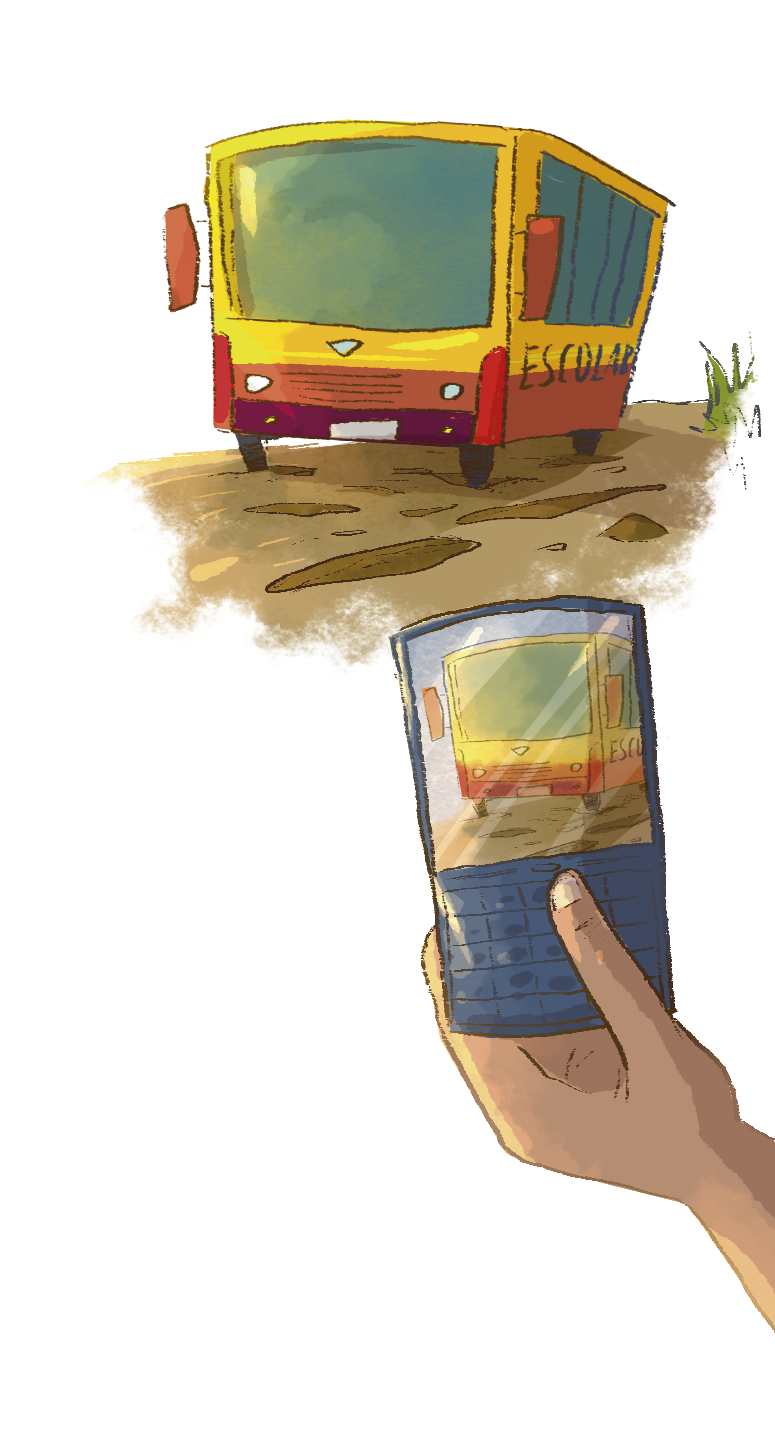 Ilustração. Destaque para a mão de uma pessoa segurando um celular cinza e fotografando um ônibus amarelo, com detalhes em vermelho passando sobre uma estrada de terra marrom, onde há poças de lama. À direita da estrada, partes de uma vegetação rasteira verde. O ônibus aparece tanto na tela do celular quanto ao fundo da cena.