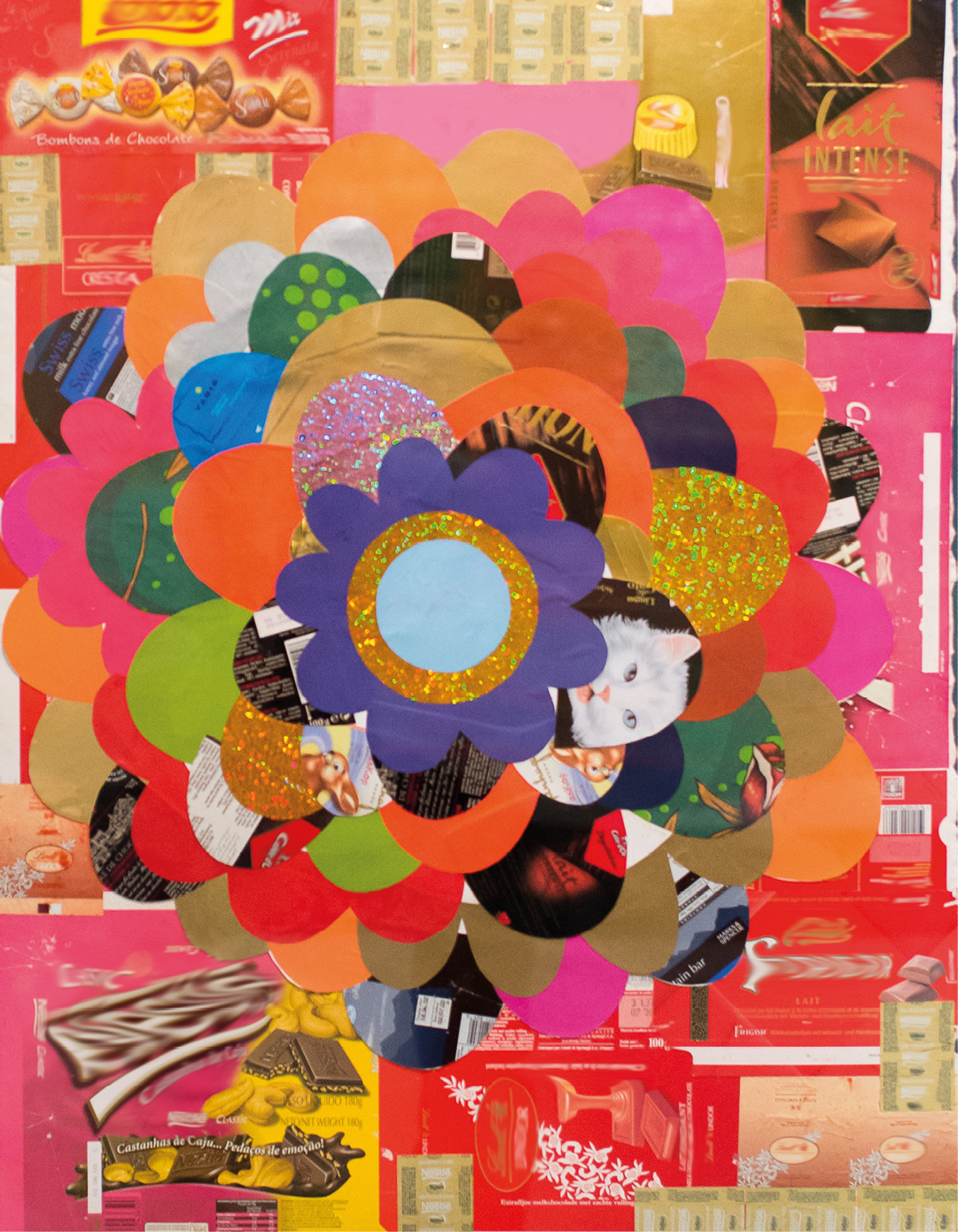 Colagem. Colagem de papéis coloridos que apresenta uma grande sobreposição de flores ao centro com embalagens de diferentes marcas de chocolate nas laterais do quadro.