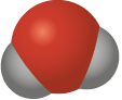 Ilustração. Um átomo vermelho no centro e, ao redor, dois átomos cinza.