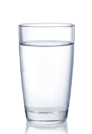 Fotografia de um copo de vidro transparente com água.