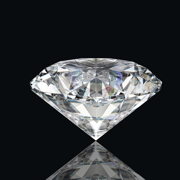 Fotografia. Um diamante transparente e brilhante sobre uma superfície preta.