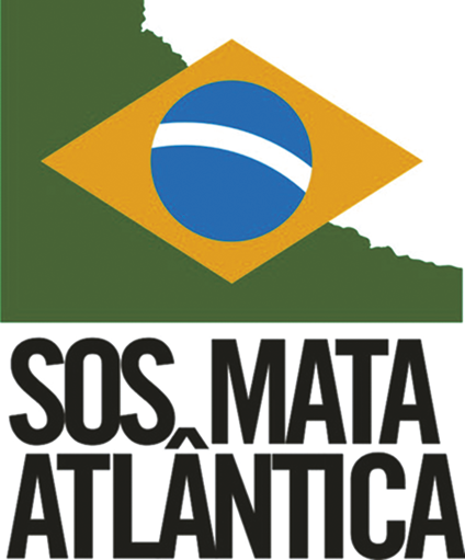 Logotipo S O S MATA ATLÂNTICA composto pelo nome abaixo de uma bandeira do Brasil com a parte verde incompleta.