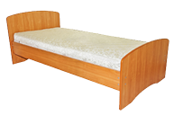 Fotografia de uma cama de solteiro, de madeira, com seu colchão.