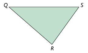 Ilustração de um triângulo Q R S. Todos os ângulos internos têm medidas diferentes.