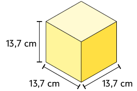 Ilustração. Paralelepípedo reto retângulo de cor amarela com indicação da medida do seu comprimento, largura e altura, todos com 13,7 centímetros. 