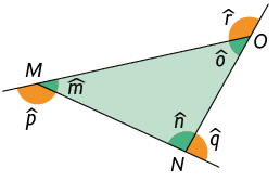 Ilustração de um triângulo M N O com ângulos internos m minúsculo, n minúsculo, o minúsculo. O ângulo externo e suplementar de m minúsculo é p minúsculo. O ângulo externo e suplementar de n minúsculo é q minúsculo. O ângulo externo e suplementar de o minúsculo é r minúsculo.