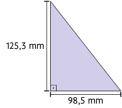 Ilustração de um triângulo retângulo, com a base medindo 98,5 milímetros e a altura medindo 125,3 milímetros.