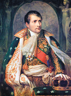 Pintura de Napoleão Bonaparte, representando da cintura para cima, segurando sua capa na mão direita e com a mão esquerda em cima de uma coroa que está sobre uma almofada. Ele tem cabelos curtos e escuros e está vestindo um traje verde de rei da Itália, com detalhes em dourado e branco.