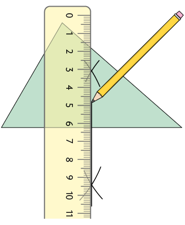 Ilustração de um triângulo, com base na horizontal. Dentro do triângulo há dois arcos se cruzando. Fora do triângulo, abaixo do lado da base, há dois arcos se cruzando. Há um lápis desenhando uma reta que passa pelos cruzamentos dos arcos com a ajuda de uma régua na vertical.