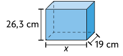 Ilustração de um paralelepípedo reto retângulo, com as dimensões: 19 centímetros de largura, x de comprimento e 26,3 centímetros de altura.