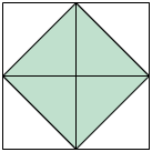 Ilustração de um quadrado correspondente a etapa 3: em que é traçada a diagonal de cada um dos quadrados formados na etapa 2 que mede 1 unidade. As diagonais traçadas formam triângulos com medida de área de 0,5 unidades. Há um quadrado destacado no interior do quadrado da etapa 1, ele é formado pelos triângulos resultante das diagonais e tem área medindo 2 unidades.