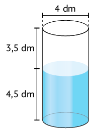 Ilustração de um recipiente transparente com formato cilíndrico, com água dentro. O recipiente possui altura de medida 8 decímetros e o diâmetro da base tem 4 decímetros de medida de comprimento. Há água até a altura 4,5 decímetros.