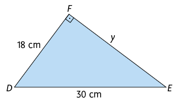 Ilustração de um triângulo retângulo D E F. O ângulo reto está demarcado no vértice F. A hipotenusa D E tem 30 centímetros de medida de comprimento. O cateto D F tem 18 centímetros e o cateto E F está indicado por y.