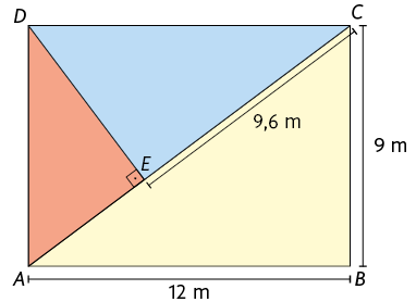 Ilustração de um retângulo A B C D. Os lados do retângulo têm 9 metros e 12 metros de medida de comprimento. O retângulo está dividido em 3 triângulos retângulos, sendo: o triângulo A B C, de catetos de medida de comprimento 12 metros em A B e 9 metros em B C; o triângulo C D E, reto em E e um dos catetos sendo C E com 9,6 metros de medida de comprimento; e o triângulo A D E, reto em E com a hipotenusa em A D. D E é a altura relativa em relação à hipotenusa A C do triângulo A C D.