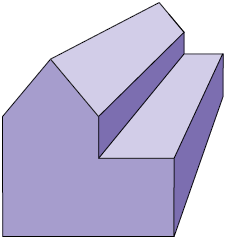 Ilustração de um prisma, cuja base é formada por um heptágono irregular lembrando a frente de uma casa. Observa-se a face frontal, formada pelo heptágono, e as arestas laterais se afastando ao fundo, não paralelas entre si, se encontrando nas respectivas arestas de um heptágono semelhante ao da face frontal, mas em menor escala.